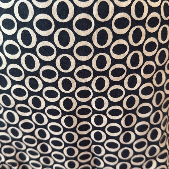 GAP NAVY BLUE AND CREAM "O" PATTERN LIGHTWEIGHT SKIRT SIZE 4 🌟EUC🌟 - Picture 2 of 10